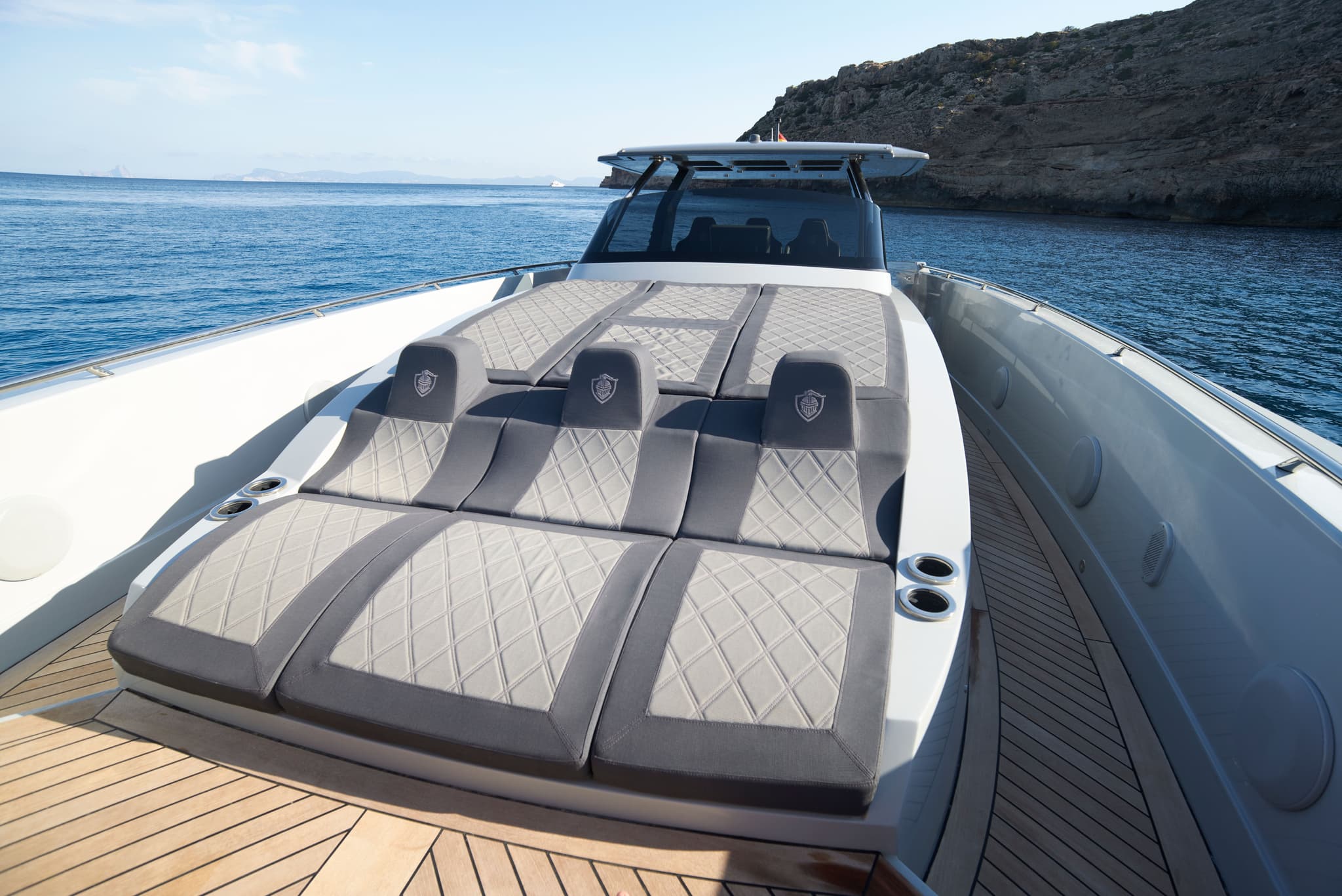 Grand yacht photo 4
