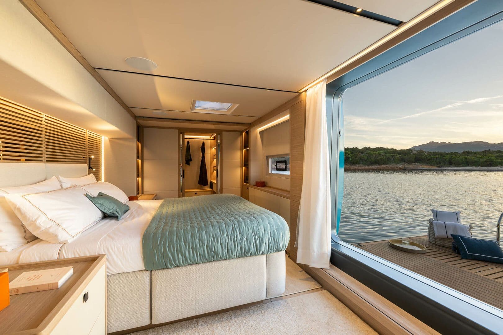 Imladris yacht photo 12
