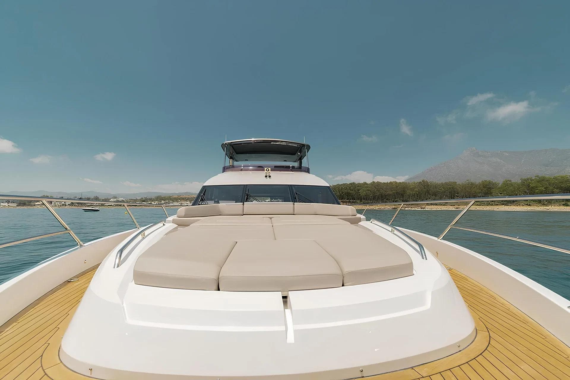 Amante yacht photo 4